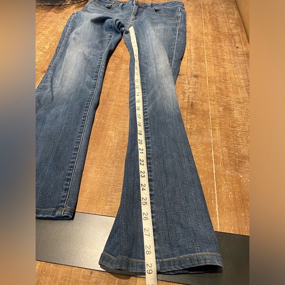 American Eagle Skinny Kick Jeans - Picture 9 of 9